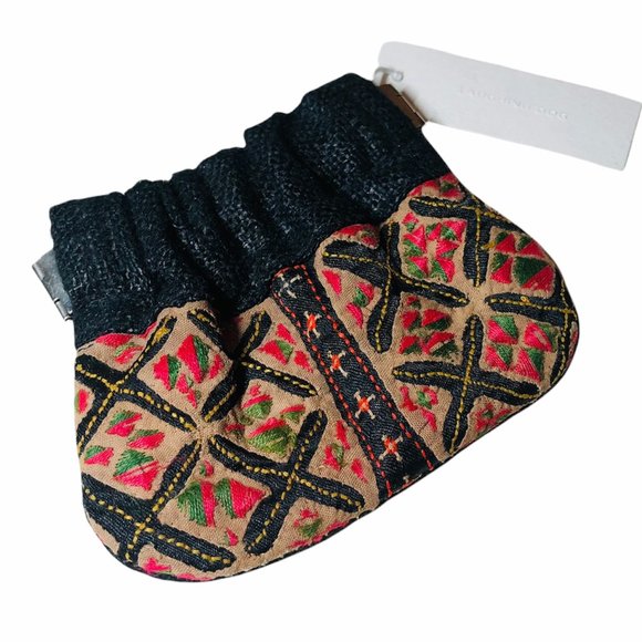 New embroidered geometric pattern pouch - Picture 1 of 3